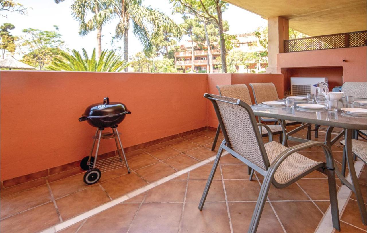 Stunning Apartment In Marbella W/ Outdoor Swimming Pool, Wifi And 2 Bedrooms Extérieur photo